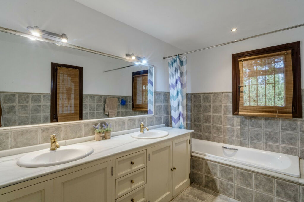 Detached Villa El Rosario Málaga - image 28