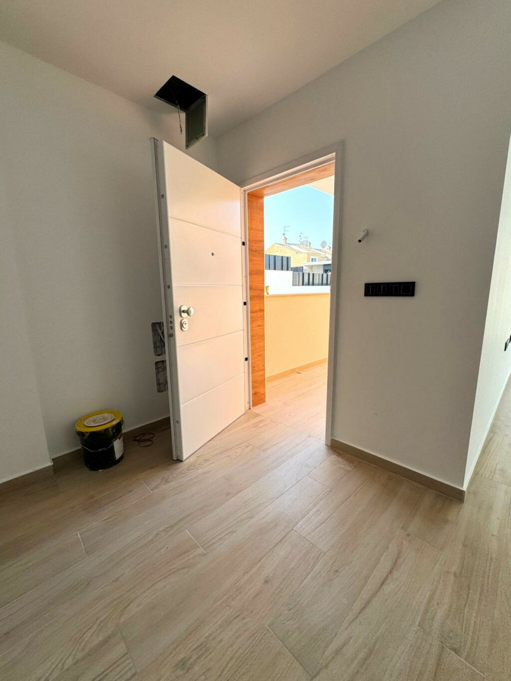 Detached Villa Aguas Nuevas Alicante - image 27
