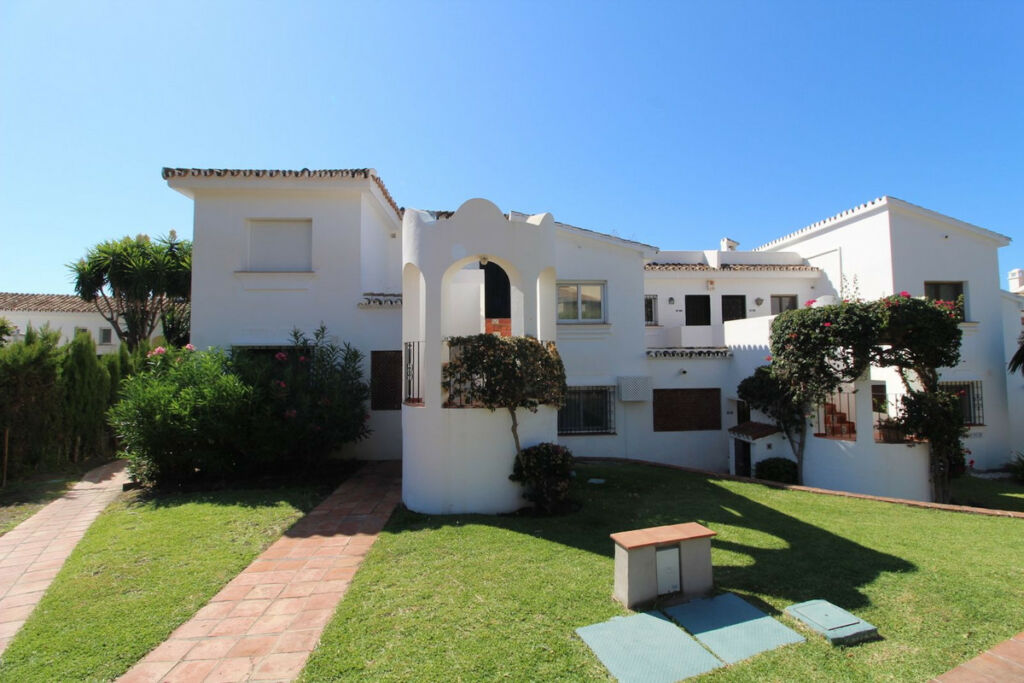 Ground Floor Apartment El Paraiso Málaga - image 27