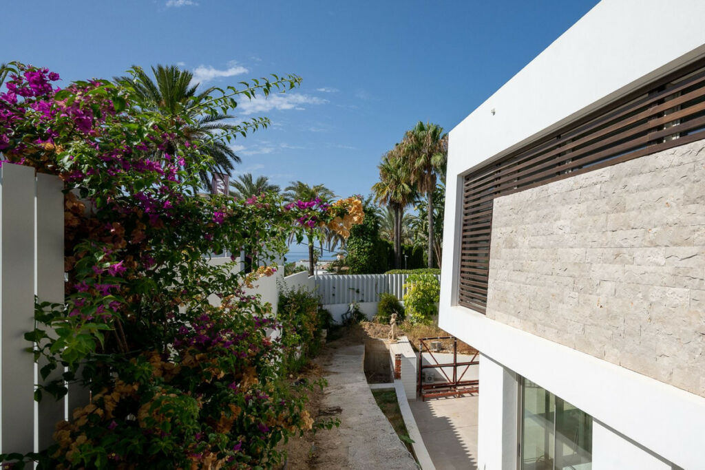 Detached Villa Marbesa Málaga - image 27