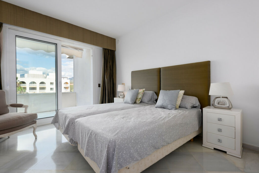 Penthouse Duplex Puerto Banús Málaga - image 27