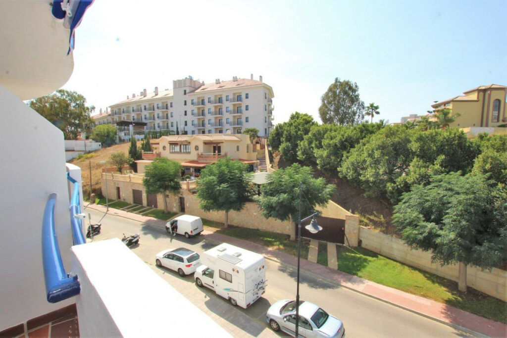 Middle Floor Apartment Torrequebrada Málaga - image 27
