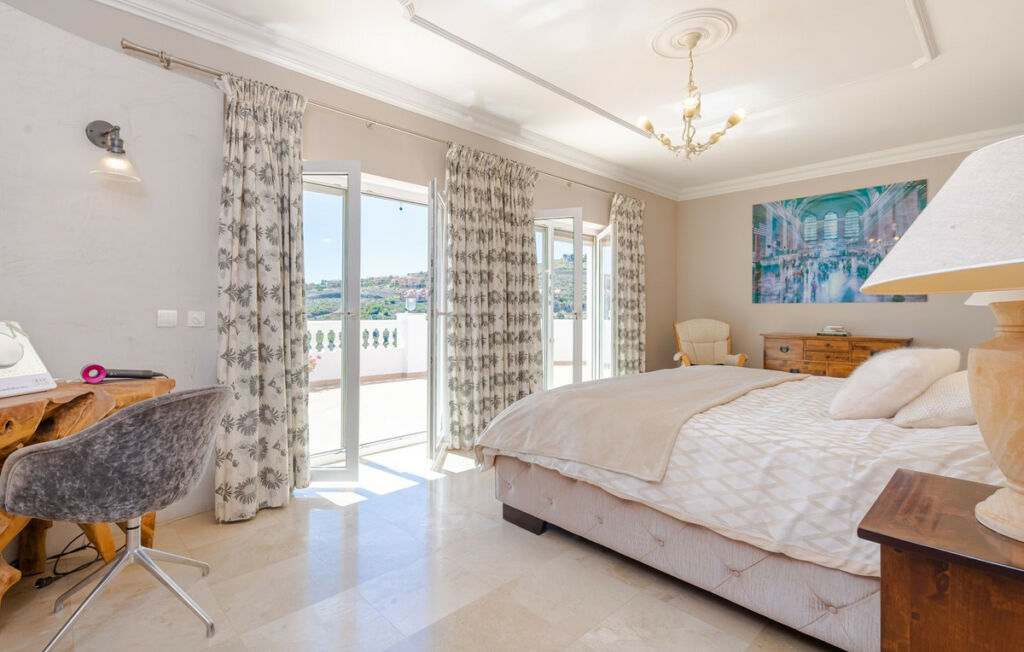 Detached Villa Benahavís Málaga - image 27