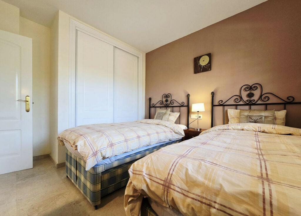 Penthouse Elviria Málaga - image 28