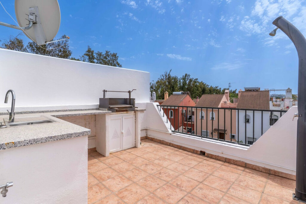 Townhouse Nueva Andalucía Málaga - image 28