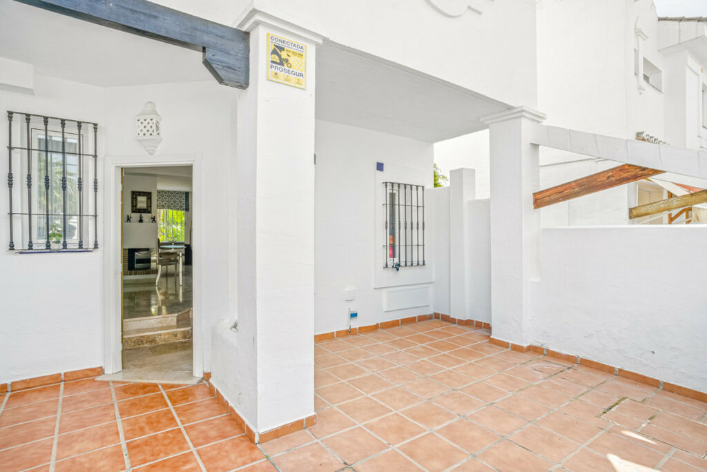 Townhouse Nueva Andalucía Málaga - image 28