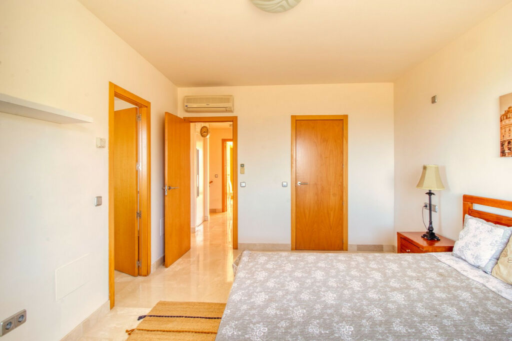 Townhouse Manilva Málaga - image 28