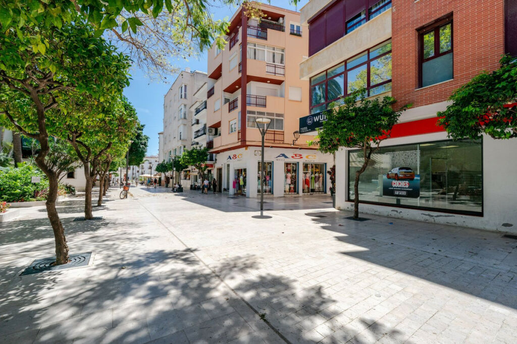 Top Floor Apartment Estepona Málaga - image 28