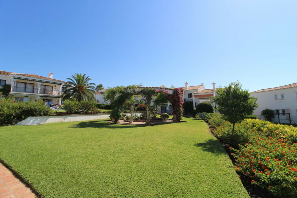 Ground Floor Apartment El Paraiso Málaga - image 28