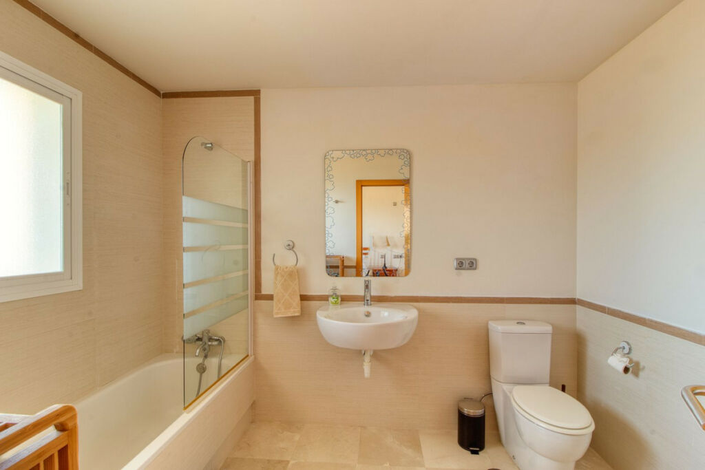 Townhouse Manilva Málaga - image 29