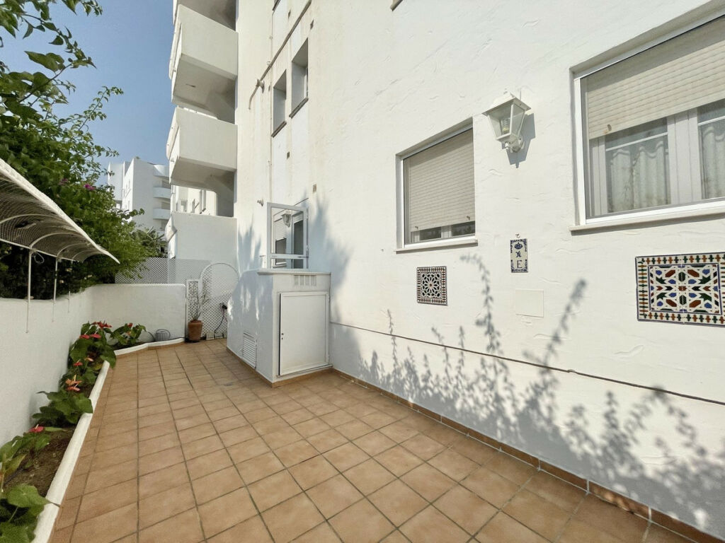 Ground Floor Apartment The Golden Mile Málaga - image 23