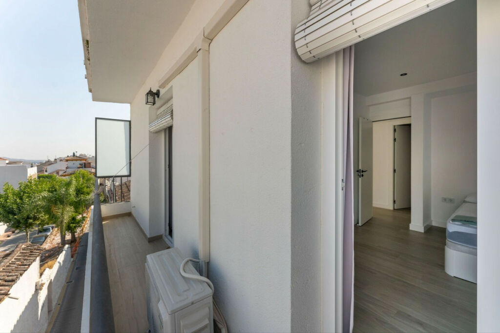 Townhouse Monda Málaga - image 28