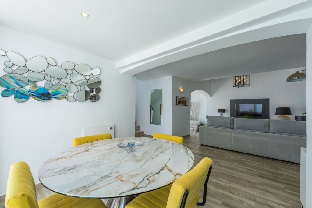 Detached Villa Estepona Málaga - image 28