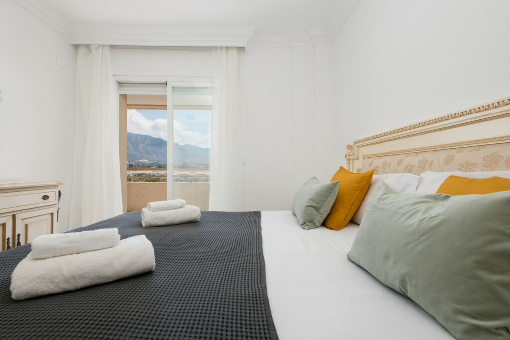 Middle Floor Apartment Puerto Banús Málaga - image 28