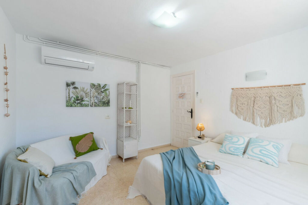 Detached Villa Moraira Alicante - image 28