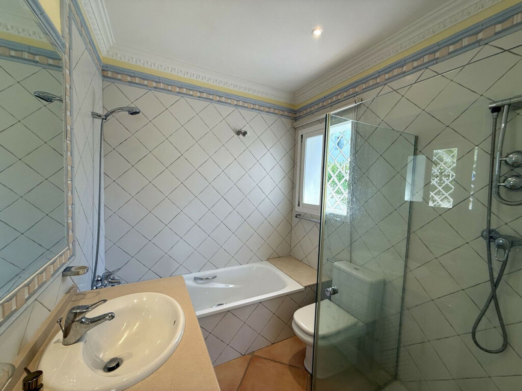 Semi-Detached House San Pedro de Alcántara Málaga - image 28