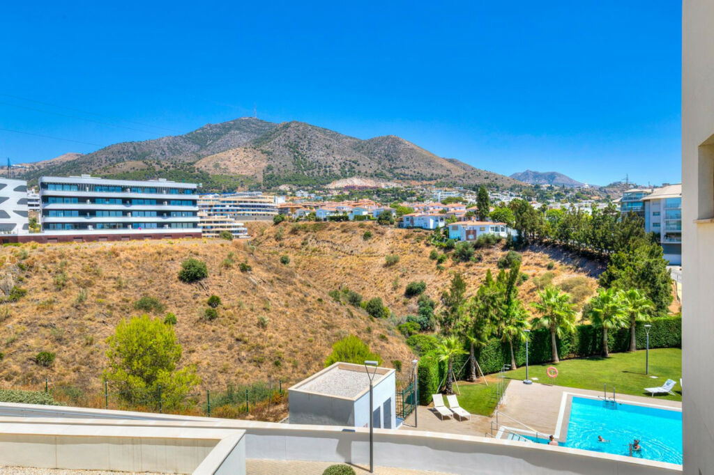 Middle Floor Apartment Fuengirola Málaga - image 28