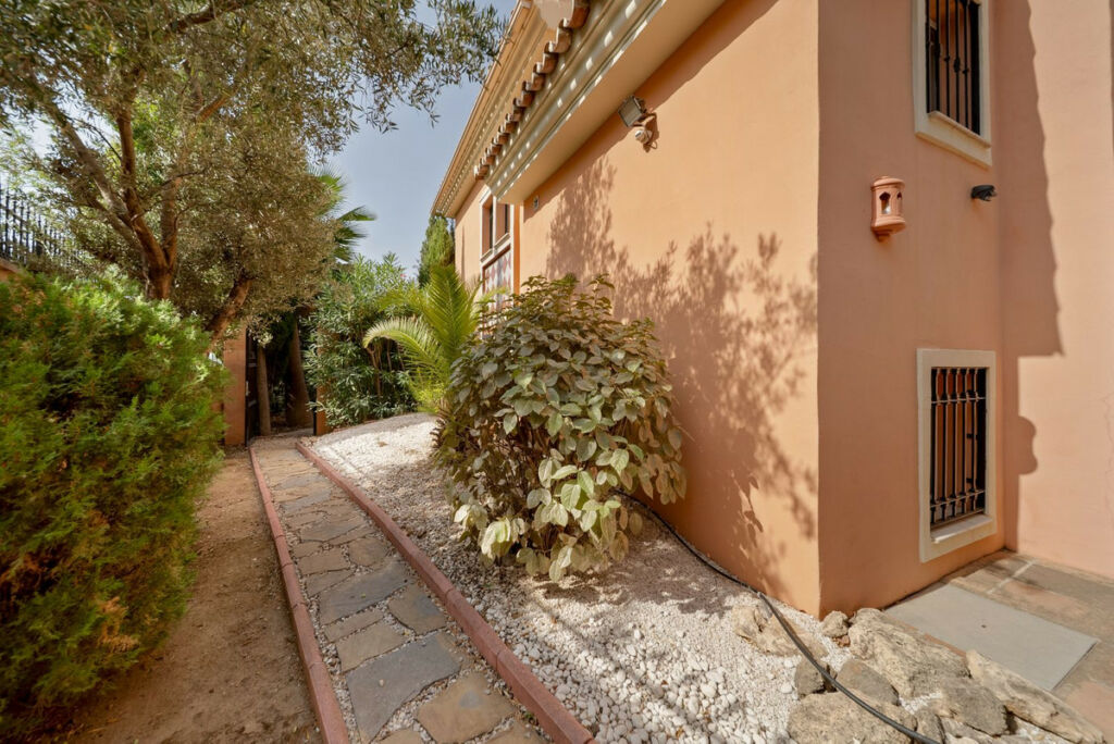 Detached Villa Mijas Málaga - image 28
