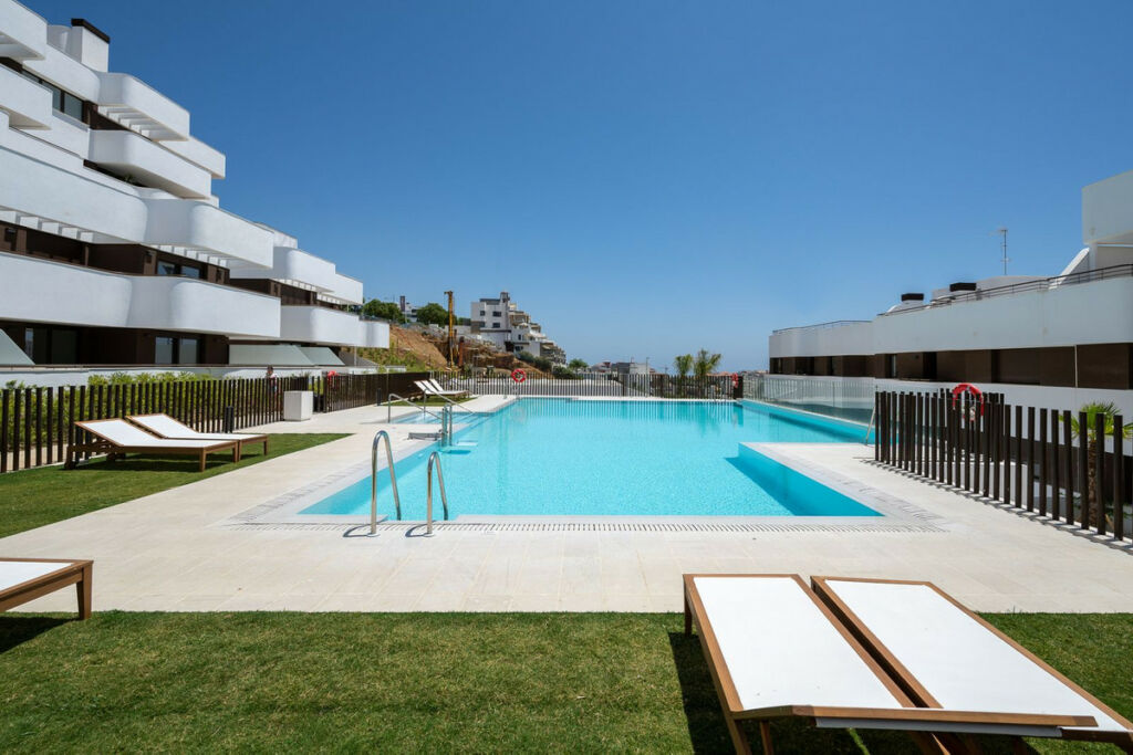 Middle Floor Apartment Estepona Málaga - image 28
