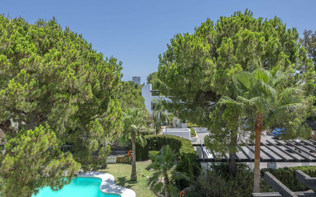 Top Floor Apartment Río Real Málaga - image 28