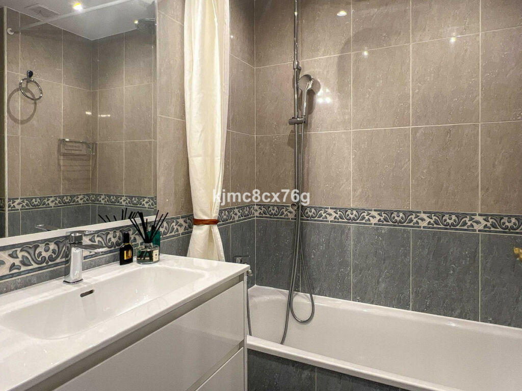 Penthouse Calahonda Málaga - image 28