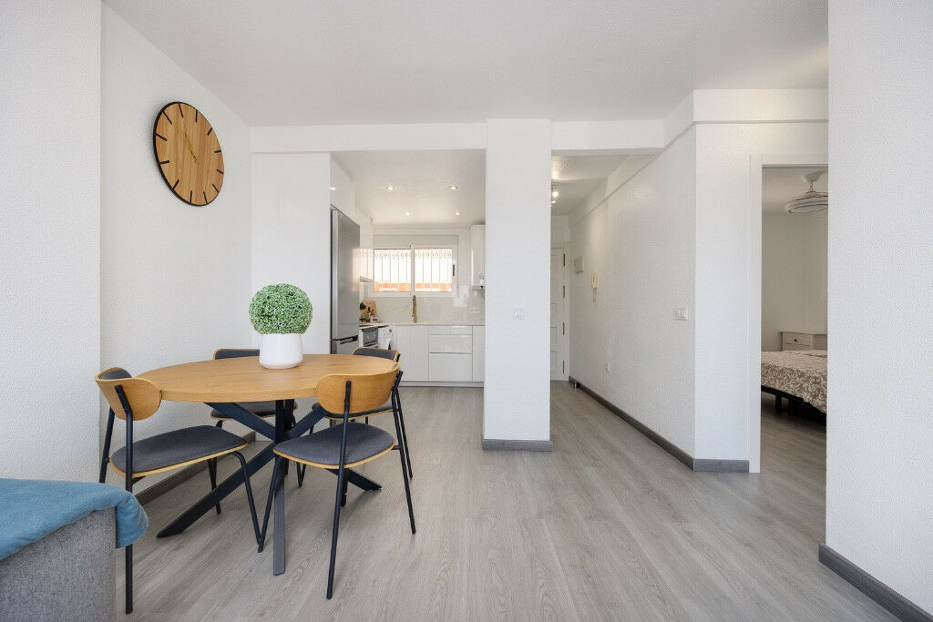 Middle Floor Apartment Punta Prima Alicante - image 28