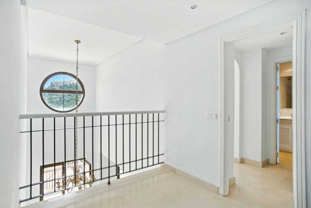 Townhouse Los Arqueros Málaga - image 28