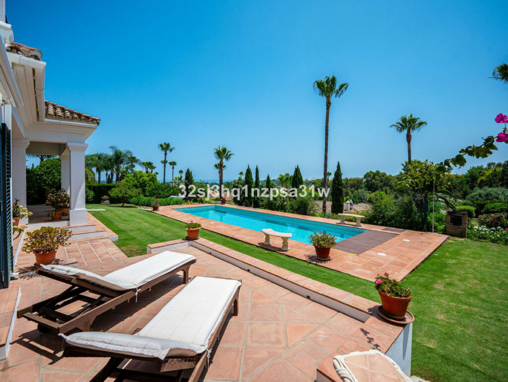 Detached Villa Sotogrande Cádiz - image 28