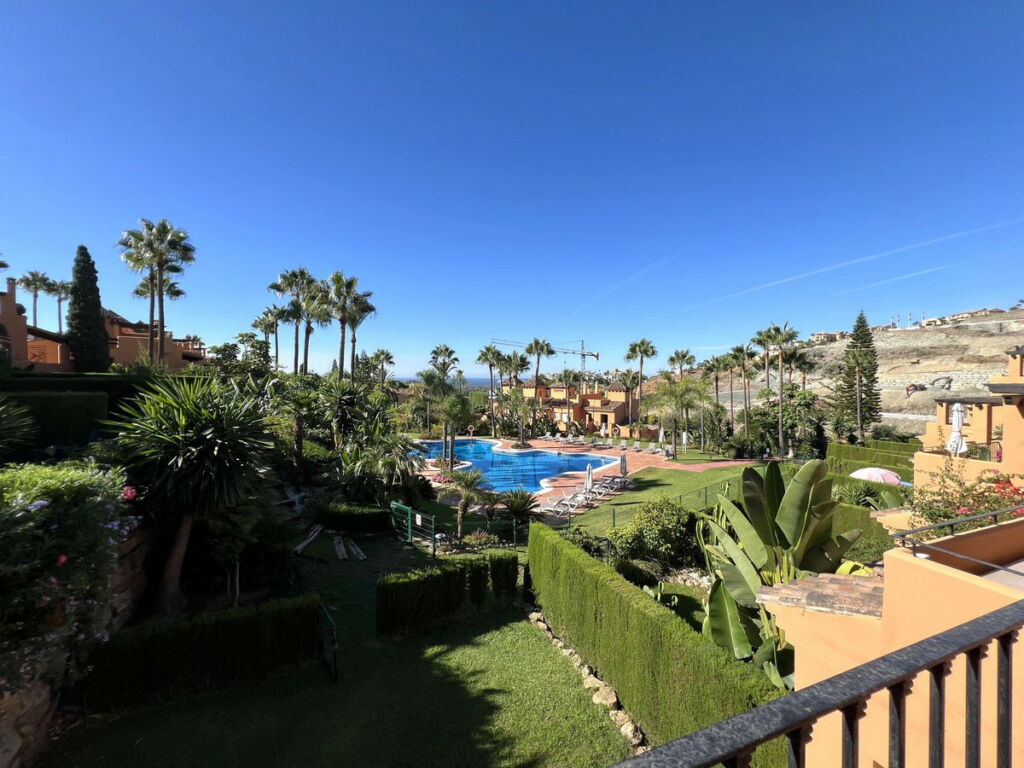 Townhouse Benahavís Málaga - image 28