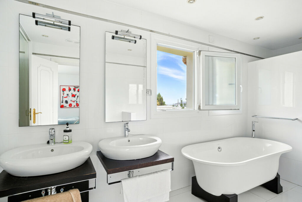 Detached Villa El Chaparral Málaga - image 33