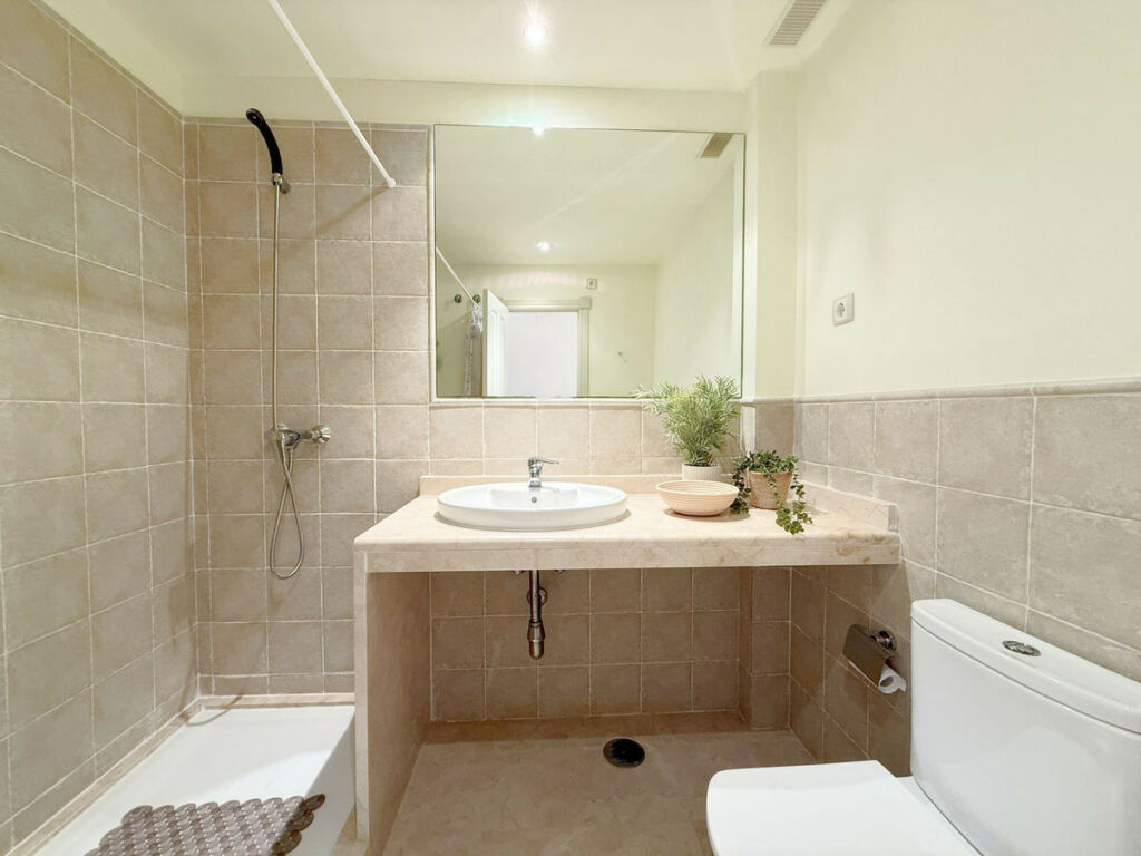 Middle Floor Apartment Estepona Málaga - image 28