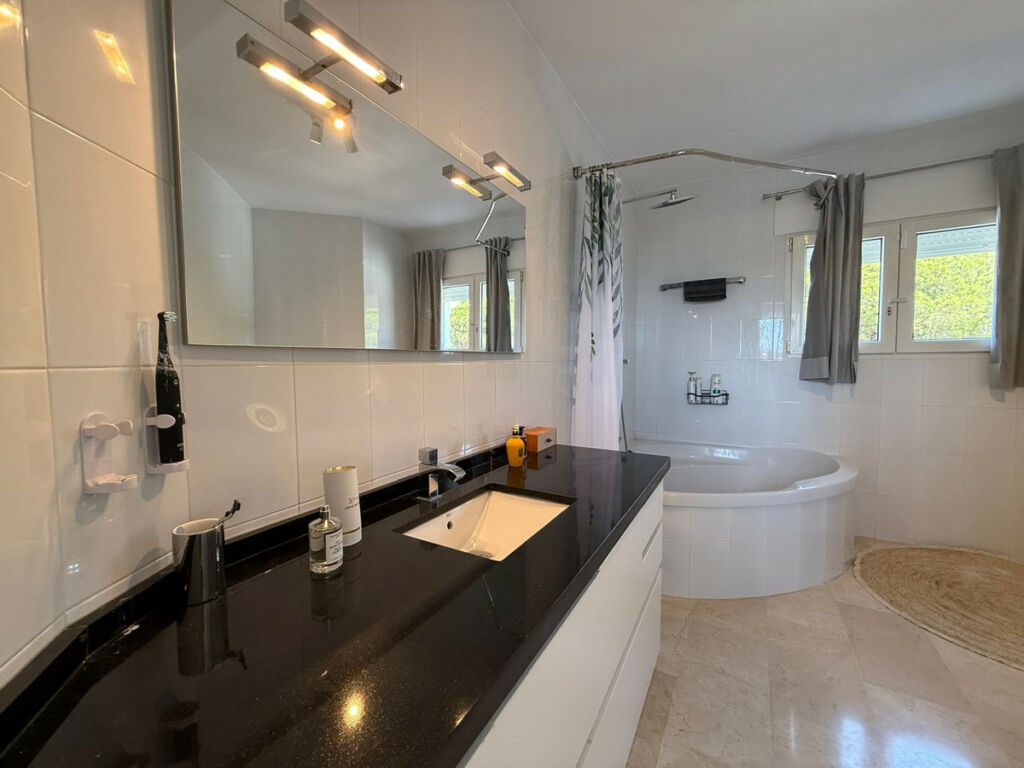 Detached Villa Marbesa Málaga - image 27