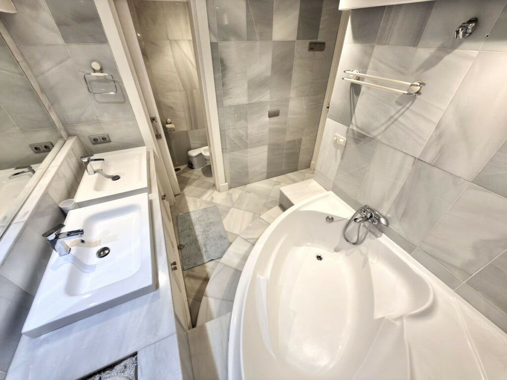 Duplex Puerto Banús Málaga - image 28