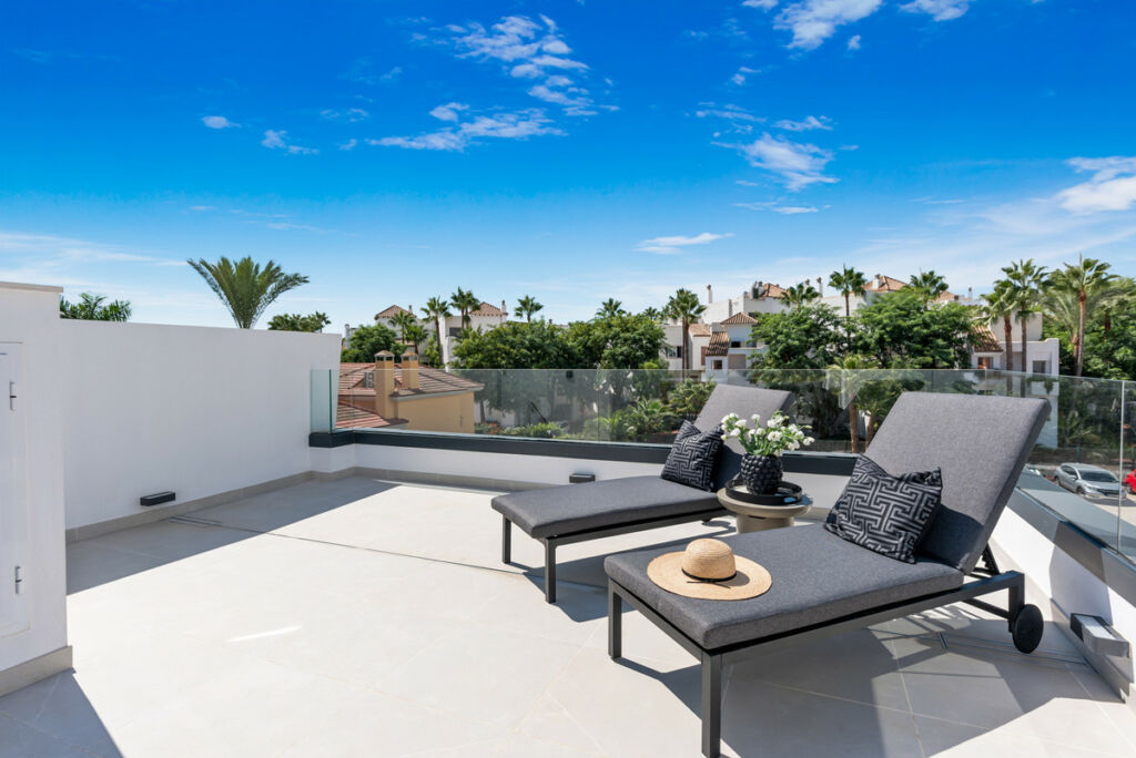 Townhouse Puerto Banús Málaga - image 29