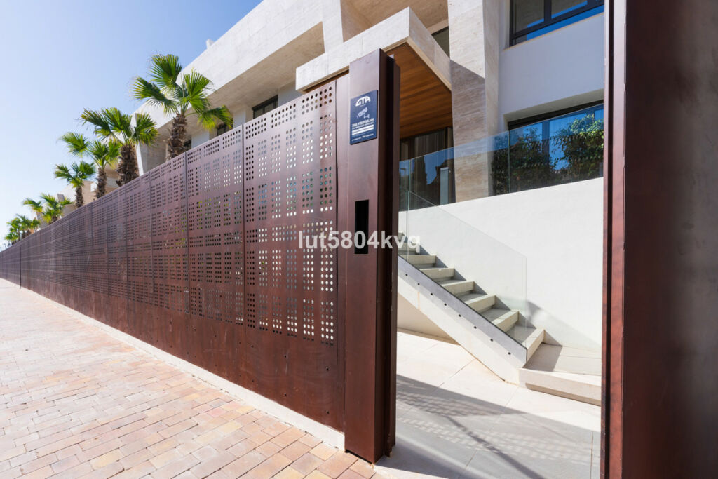 Ground Floor Apartment The Golden Mile Málaga - image 29