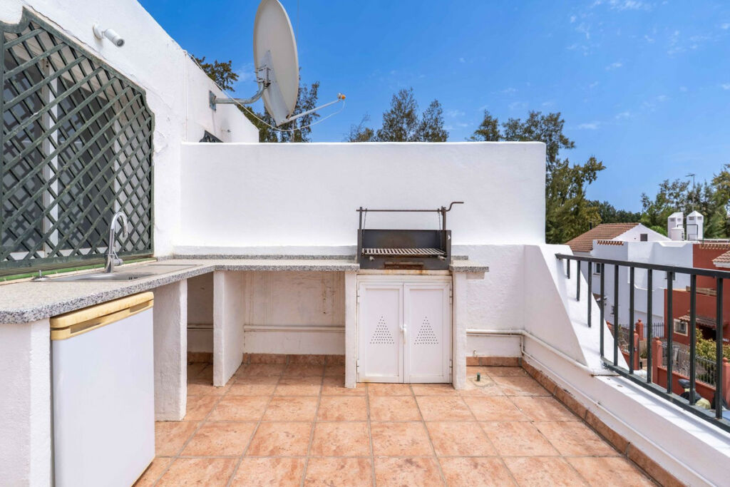 Townhouse Nueva Andalucía Málaga - image 29