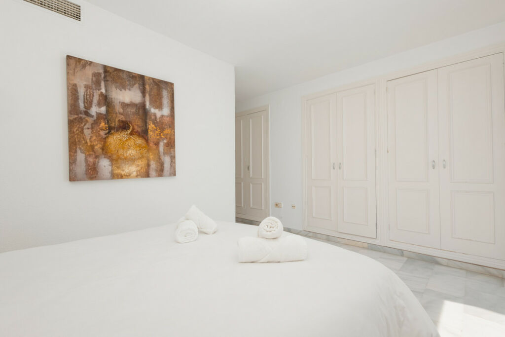 Middle Floor Apartment Puerto Banús Málaga - image 29