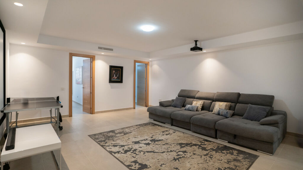 Detached Villa Estepona Málaga - image 29