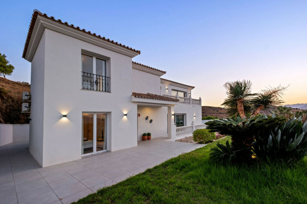 Detached Villa Cerros del Aguila Málaga - image 29