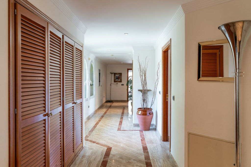 Detached Villa Benahavís Málaga - image 29