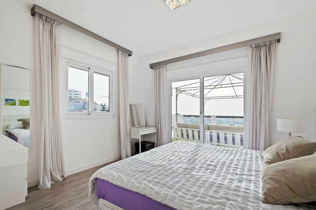 Middle Floor Apartment Benahavís Málaga - image 6
