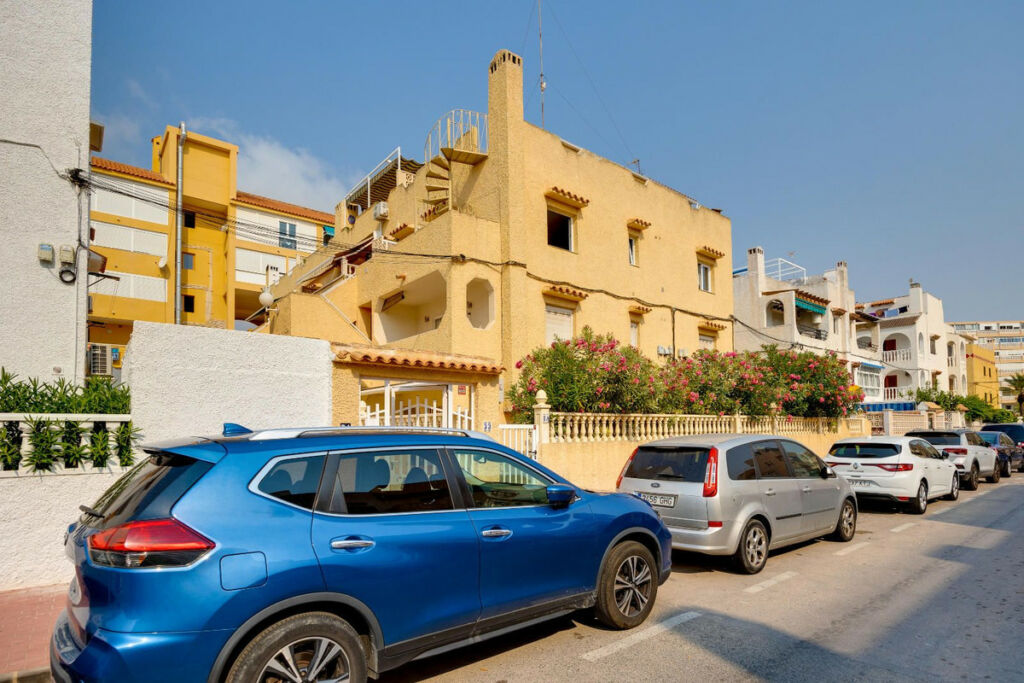 Middle Floor Apartment La Mata Alicante - image 29