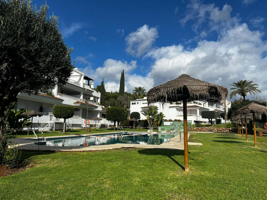 Middle Floor Apartment Río Real Málaga - image 29
