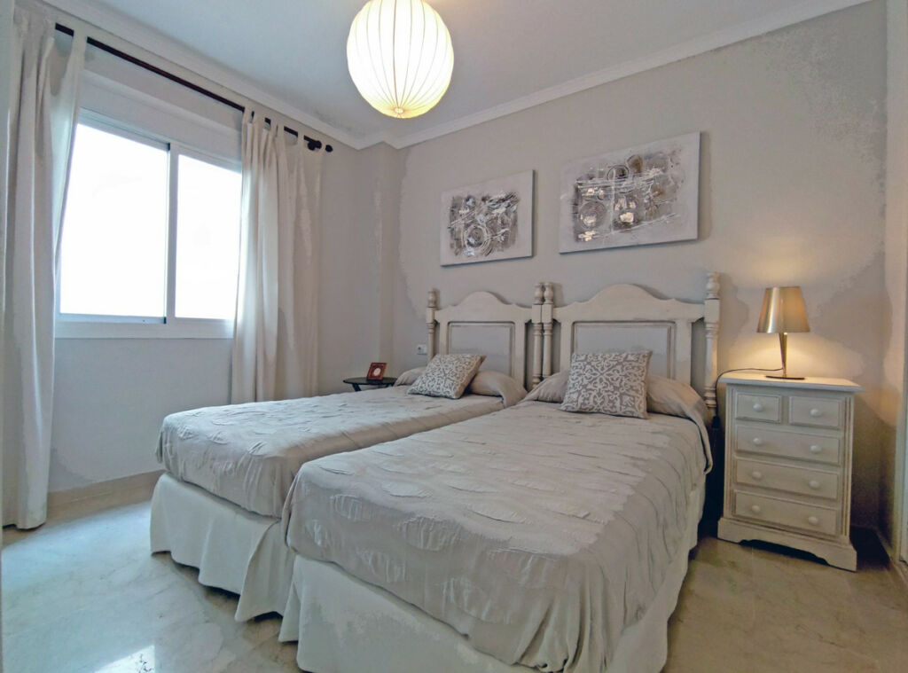 Middle Floor Apartment Puerto Banús Málaga - image 29
