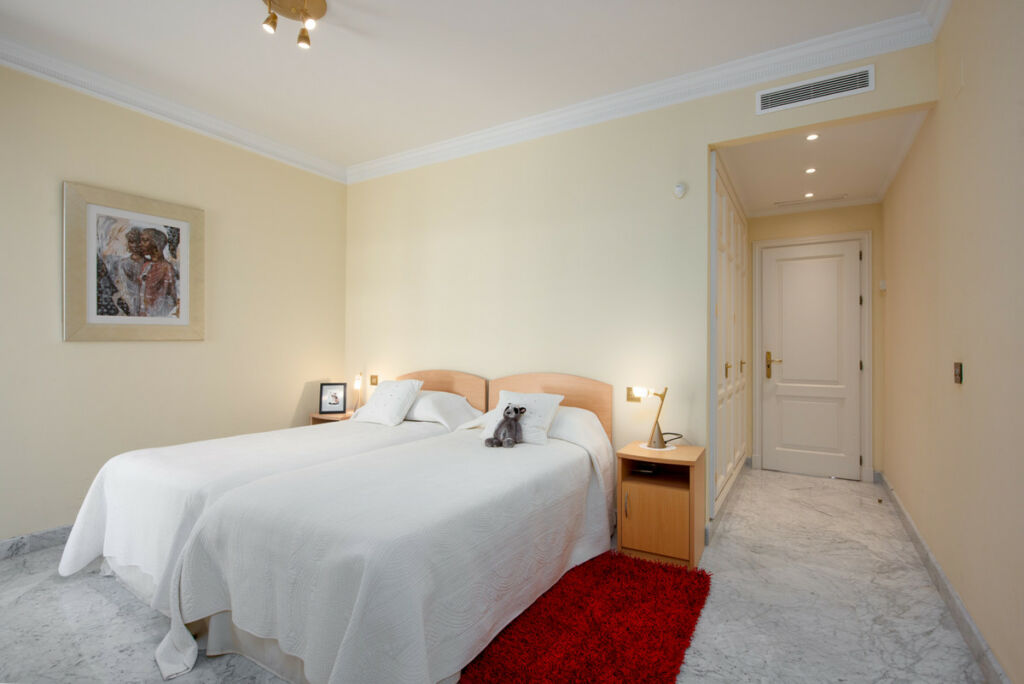 Middle Floor Apartment The Golden Mile Málaga - image 29