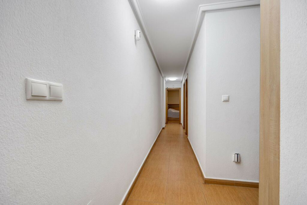 Middle Floor Apartment Torrevieja Alicante - image 29