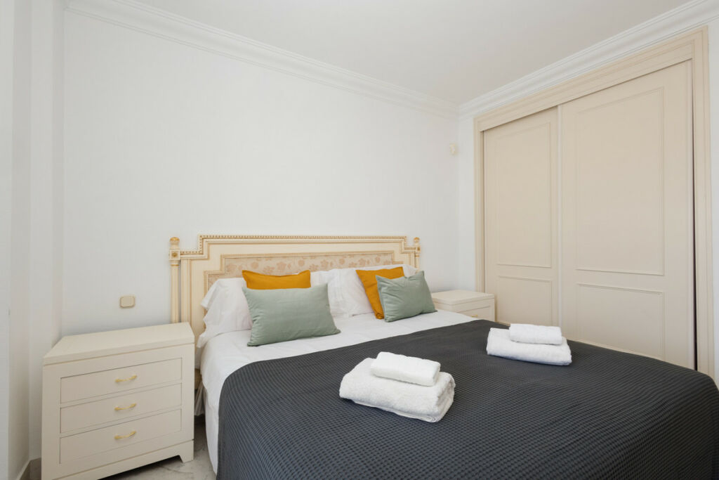 Middle Floor Apartment Puerto Banús Málaga - image 29