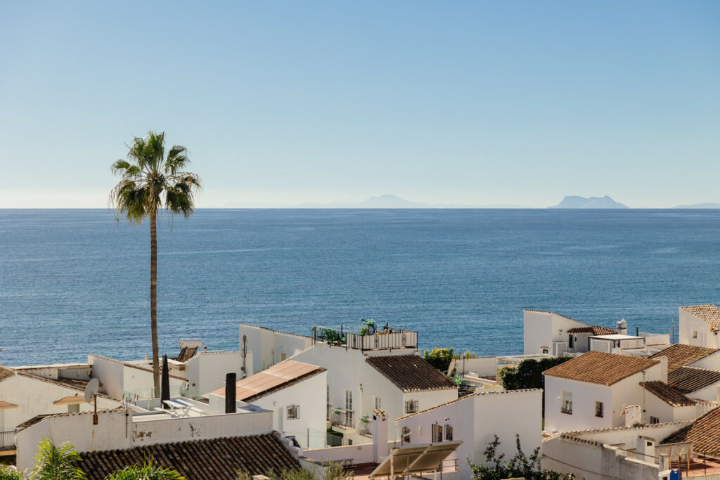 Middle Floor Apartment Estepona Málaga - image 29