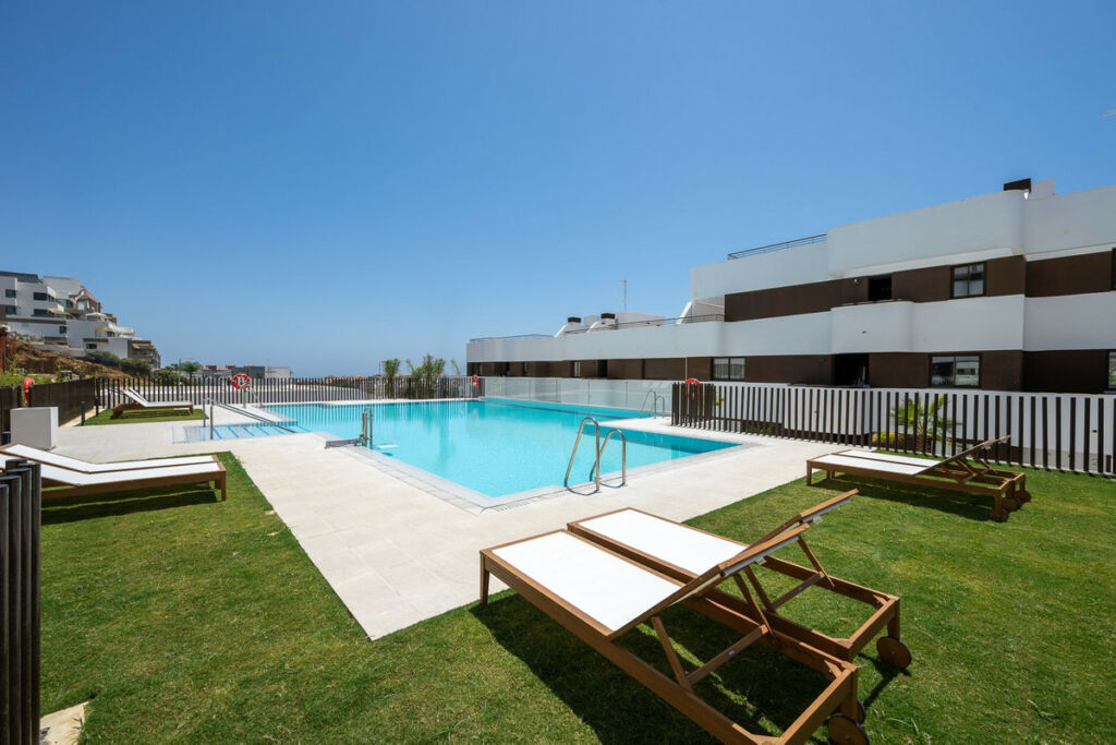 Middle Floor Apartment Estepona Málaga - image 29