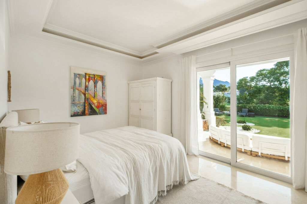 Detached Villa Aloha Málaga - image 29